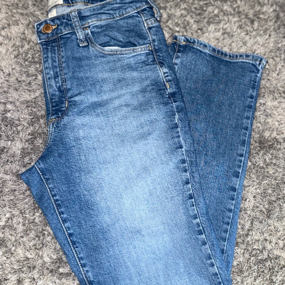 Universal Thread Women's Classic Blue Straight Leg Jeans